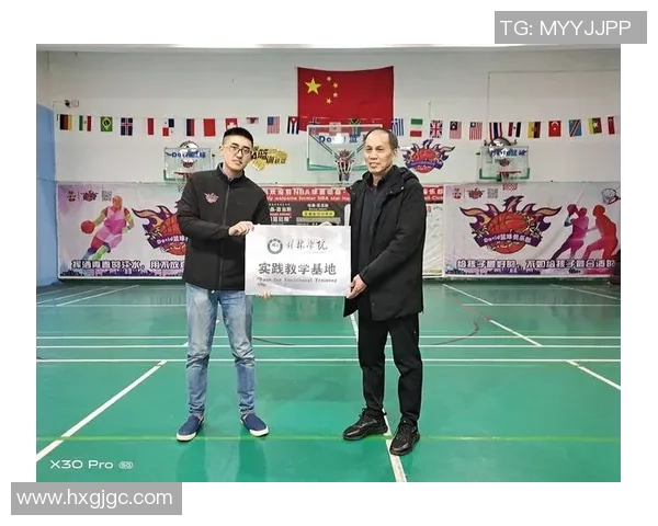 成都羽毛球队心理素质深度对比分析与提升策略探讨 成都羽毛球队心理素质深度对比分析与提升策略探讨