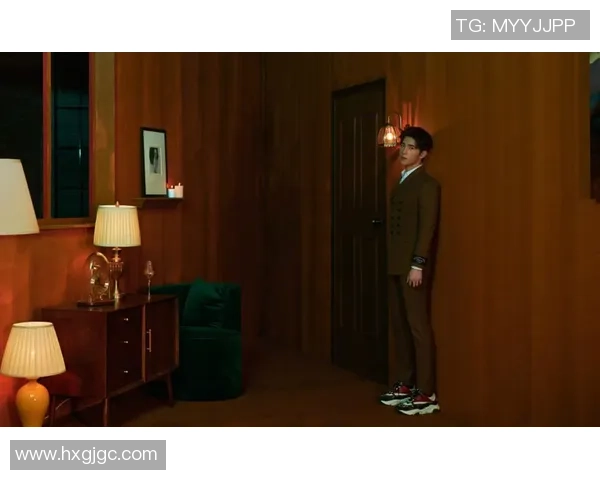 男生书包挂件设计灵感来源于足球明星的个性魅力与运动精神