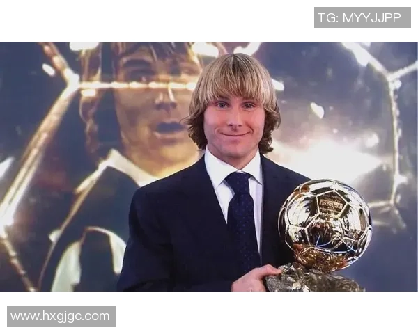 足球明星中谁被誉为12号球员的传奇与影响力解析