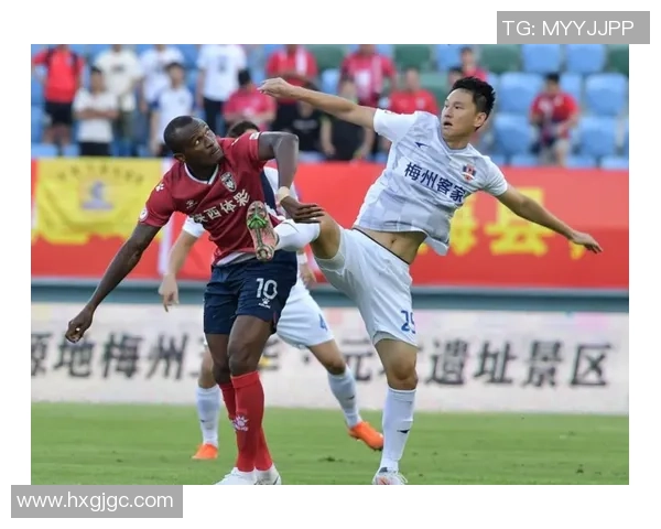 成都羽毛球队在城市联赛积分榜上以98分稳居第一名展现强劲实力